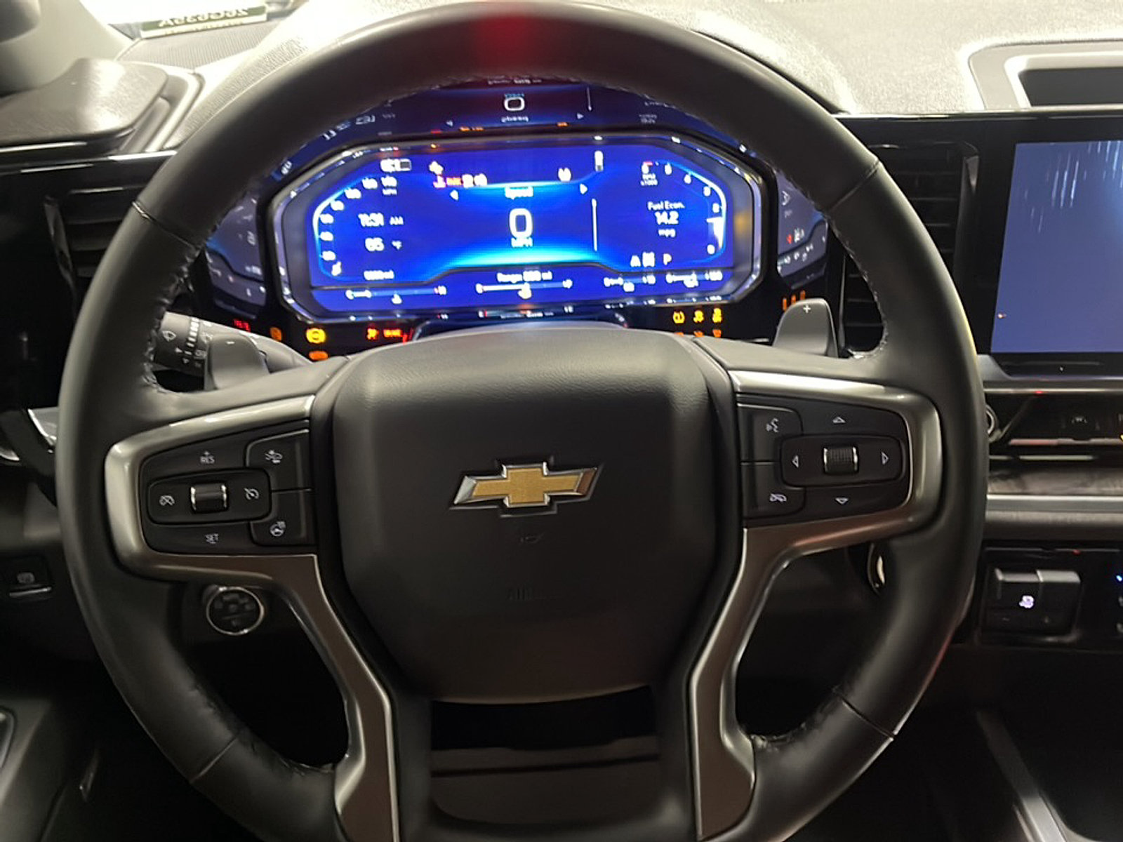 Used 2025 Chevrolet Silverado 1500 LTZ w/ LTZ Premium Package AWD/4WD image 4