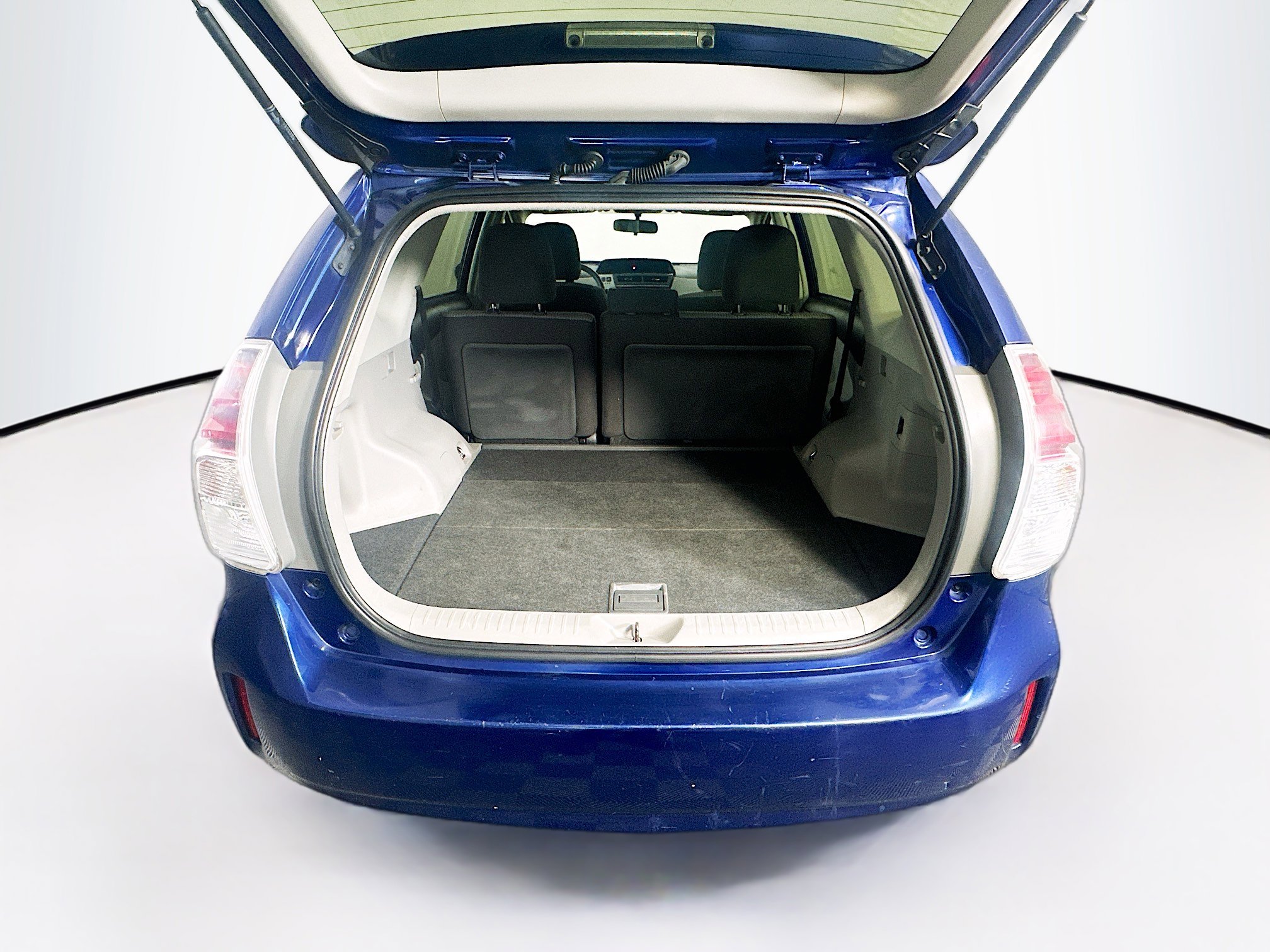 Used 2017 Toyota Prius V Two image 27