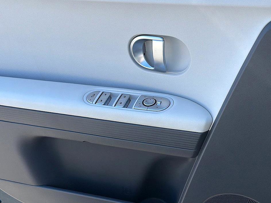 Used 2023 Hyundai Ioniq 5 SE image 20