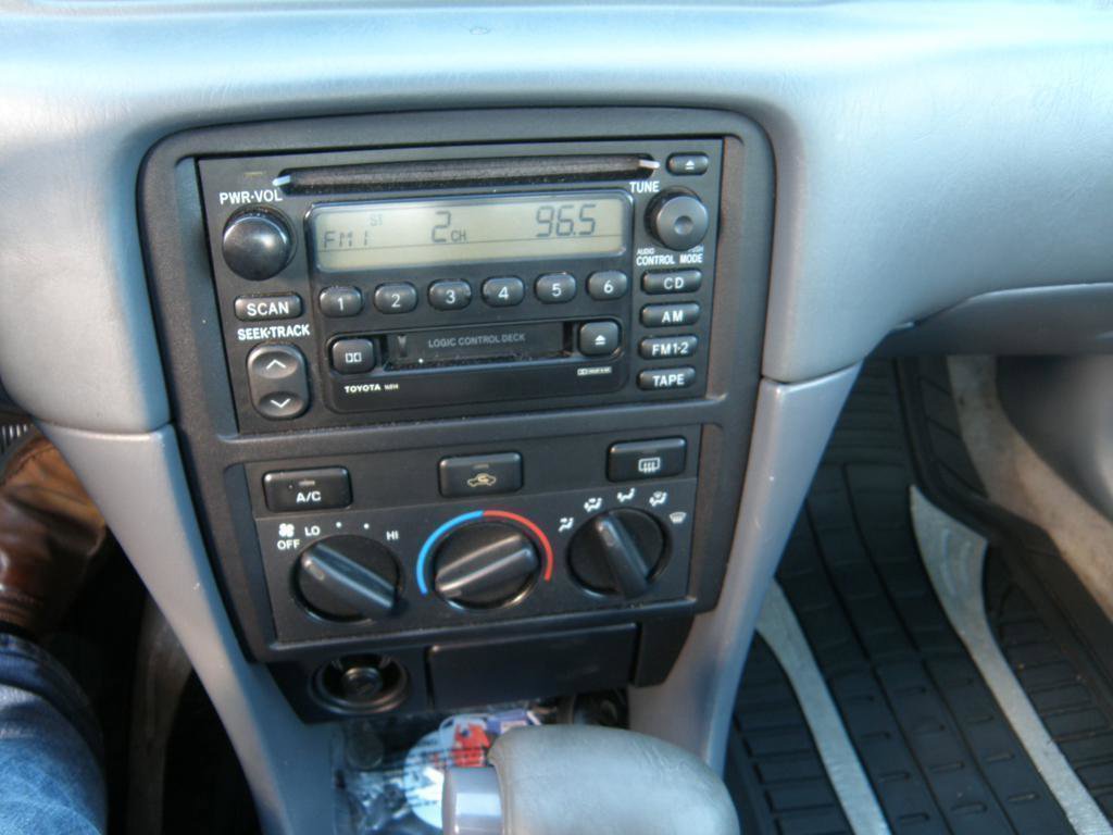 Used 2000 Toyota Camry LE image 10