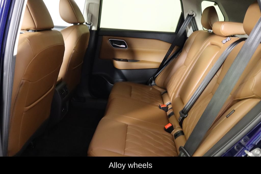 Used 2025 Nissan Rogue Platinum FWD image 16