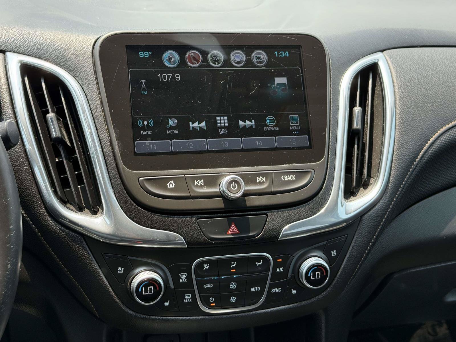 Used 2018 Chevrolet Equinox Premier AWD/4WD image 9