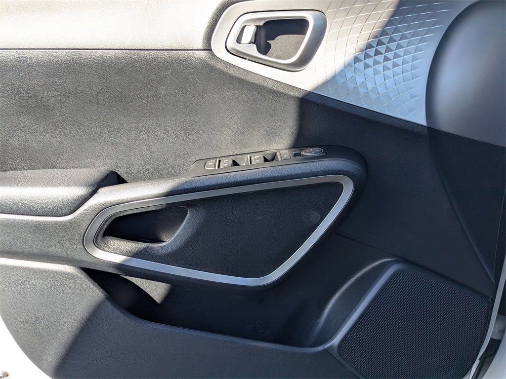 Used 2024 Kia Soul LX w/ Option Group 015 image 13