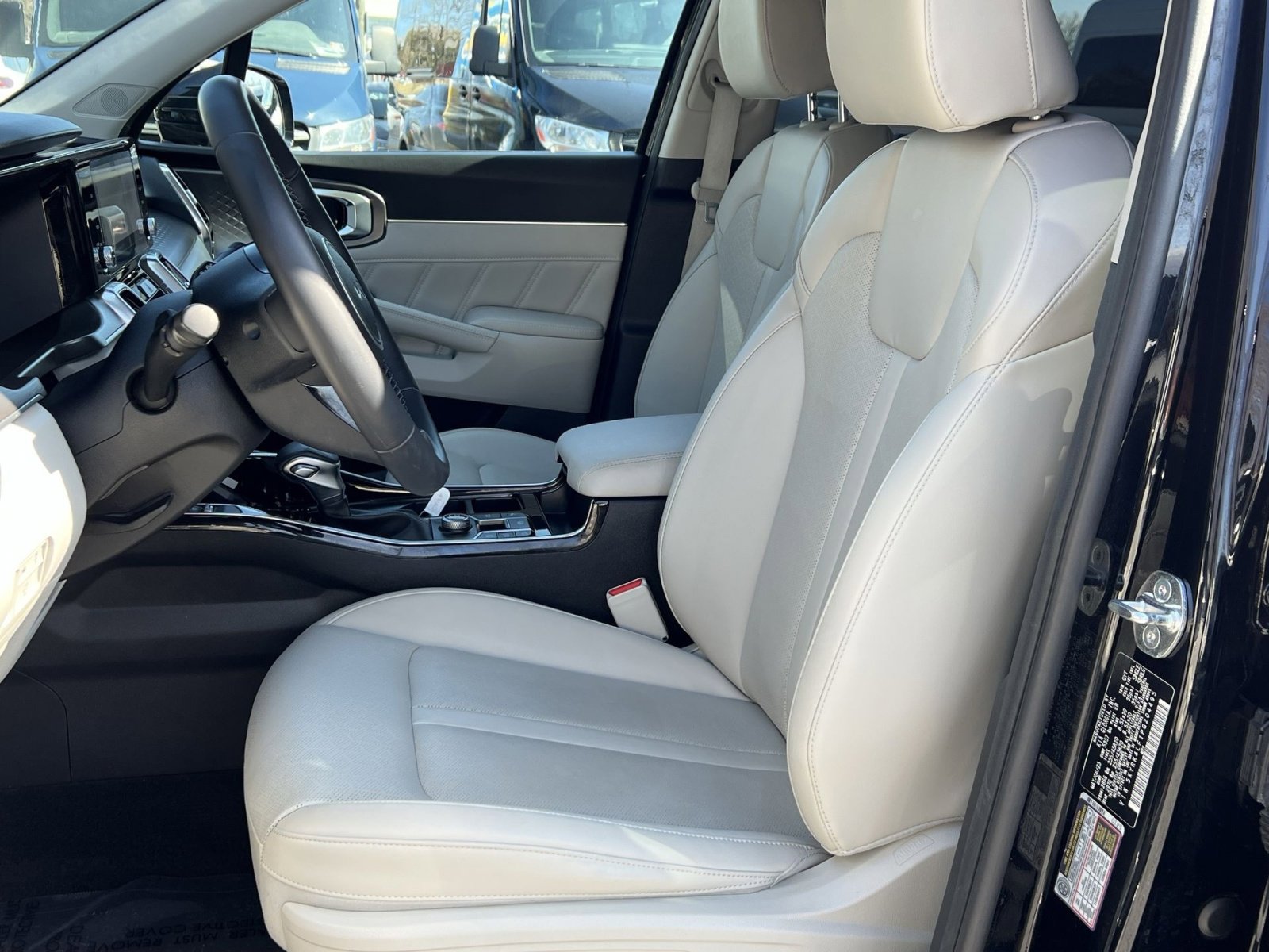 Used 2023 Kia Sorento SX image 11