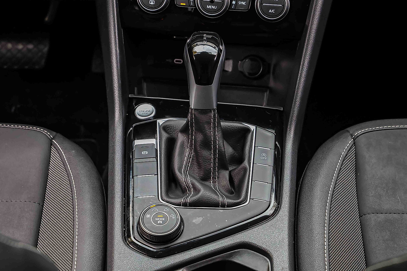 Used 2024 Volkswagen Taos SE image 14