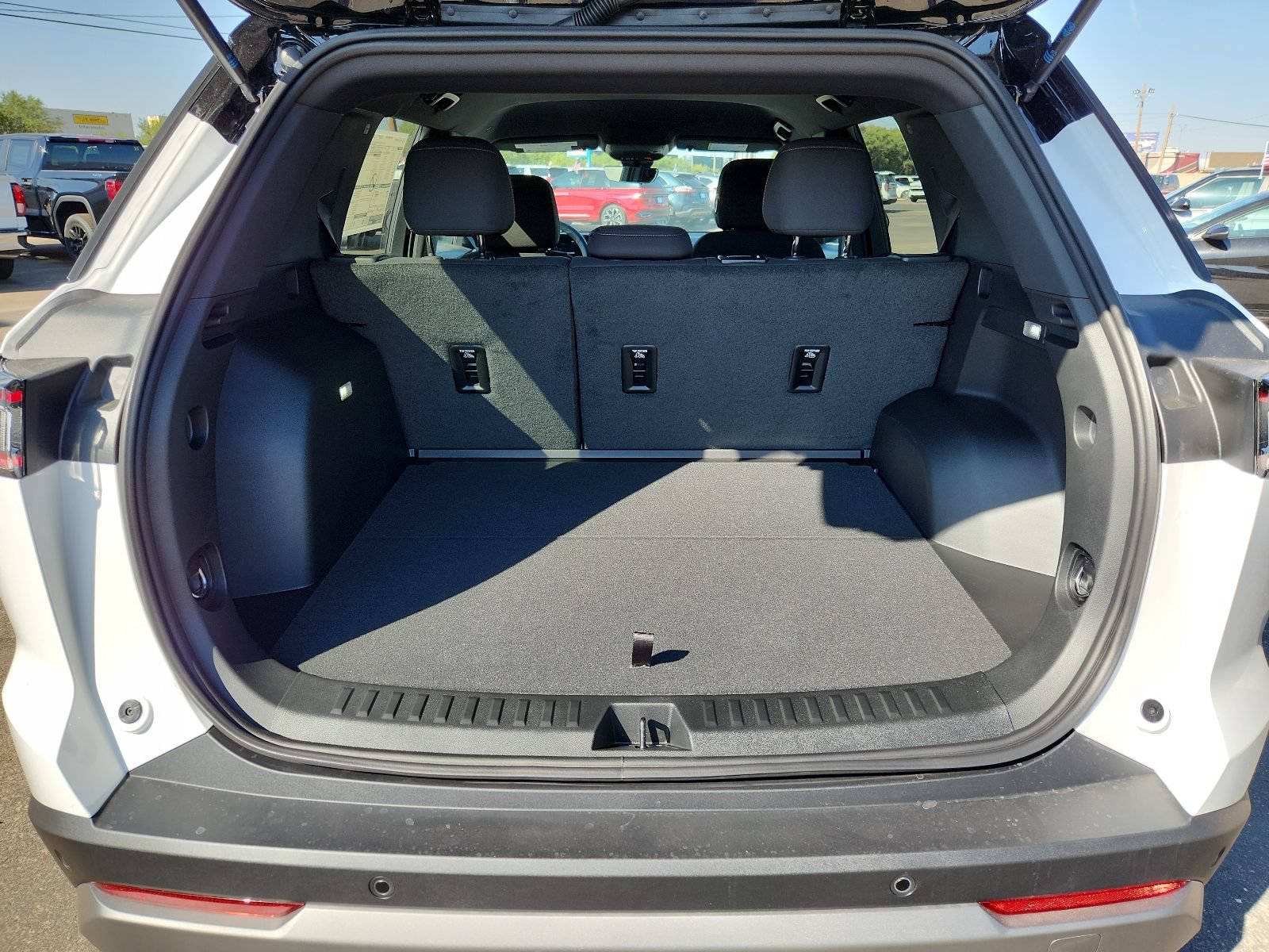 New 2027 Chevrolet Equinox LT w/ Safety and Technology Package FWD image 10