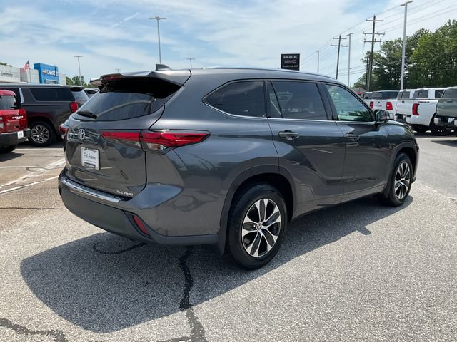 Used 2021 Toyota Highlander XLE AWD/4WD image 26