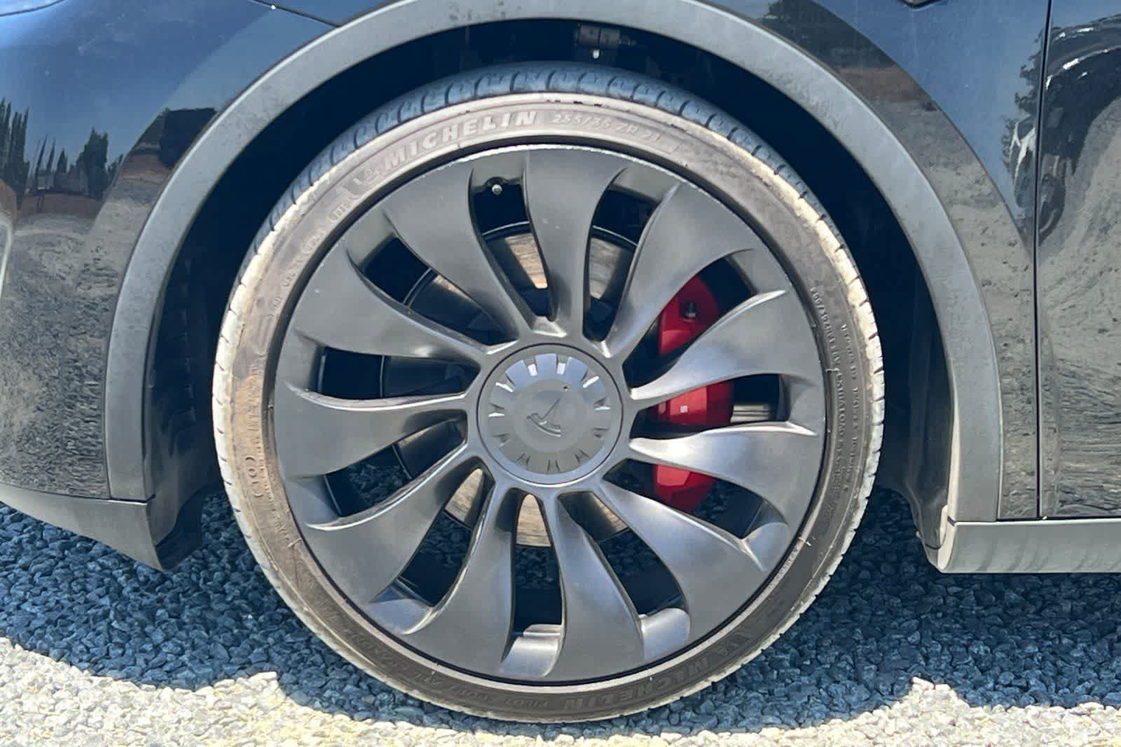 Used 2023 Tesla Model Y Performance AWD/4WD image 34