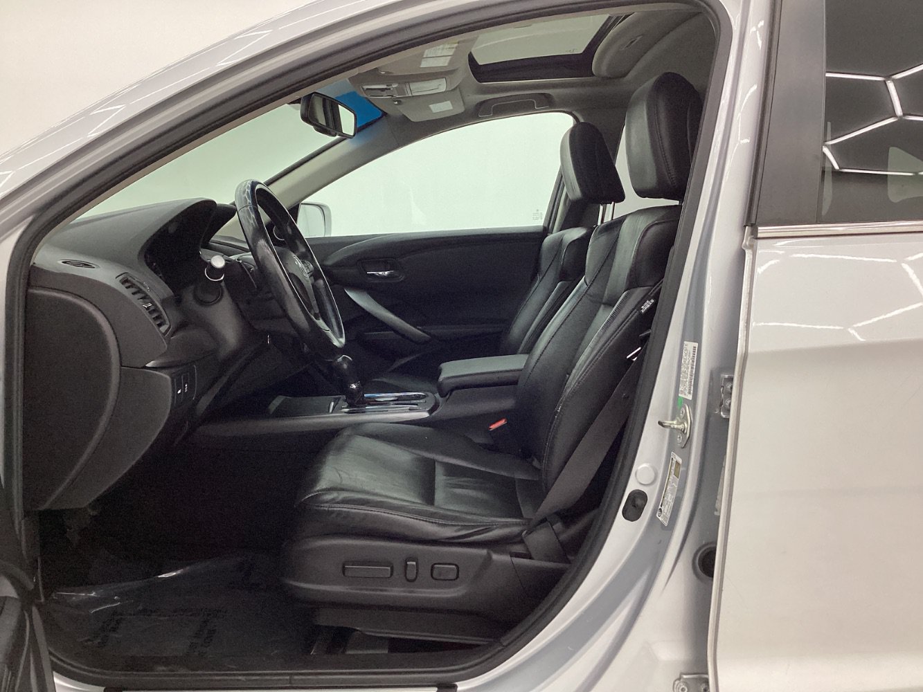 Used 2015 Acura RDX w/ Technology Package AWD/4WD image 14