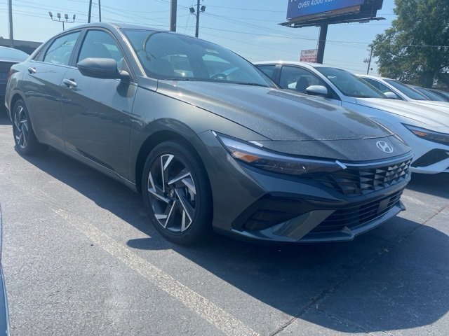 New 2025 Hyundai Elantra Limited image 26