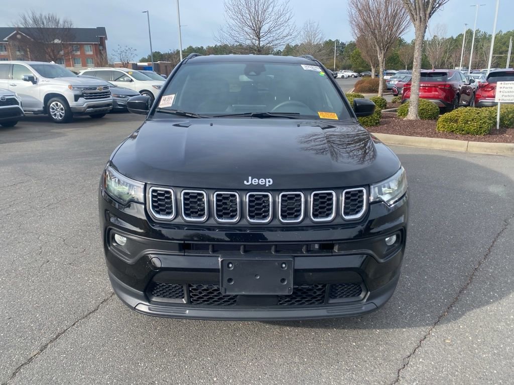 Used 2024 Jeep Compass Latitude video 2