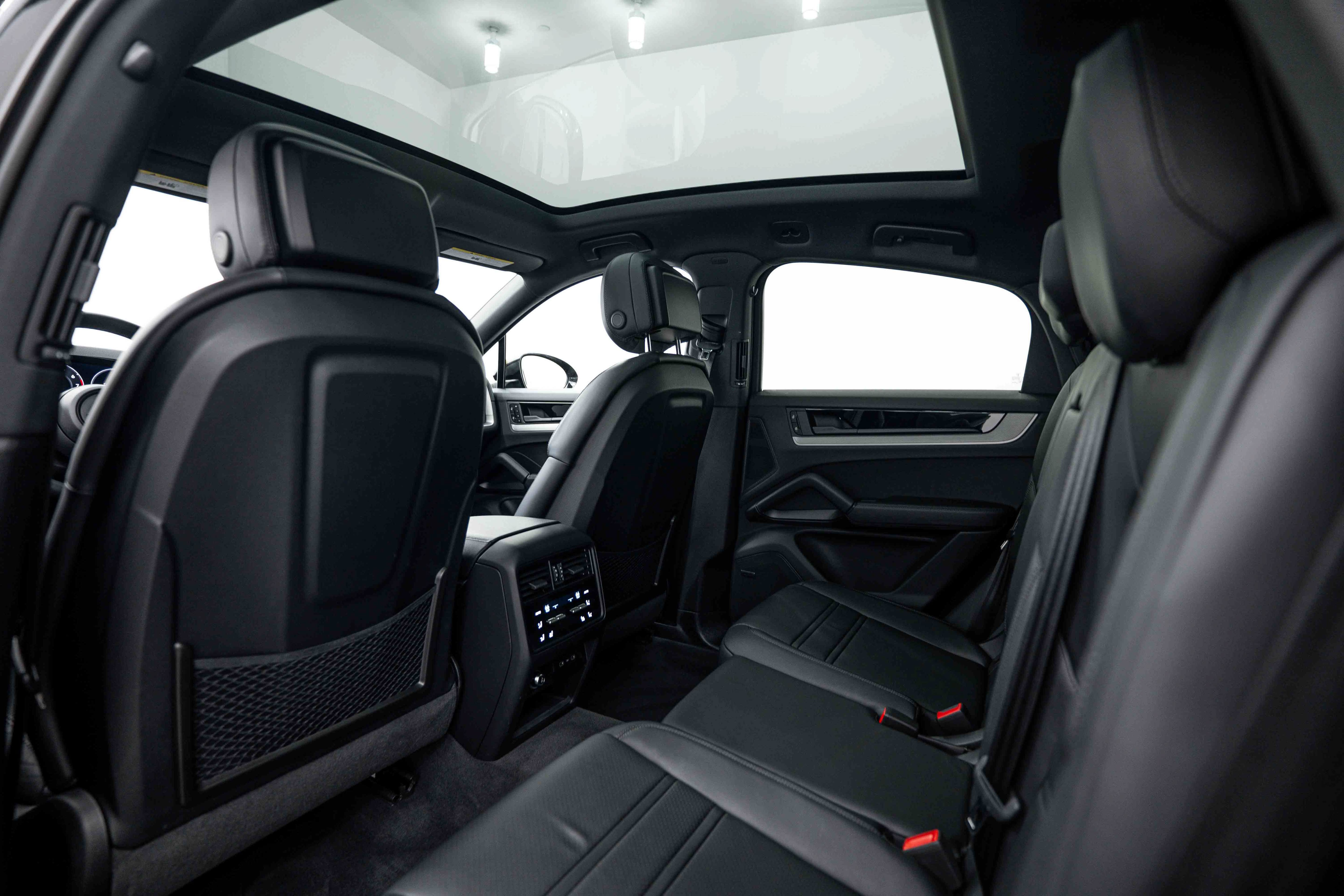 Certified 2026 Porsche Cayenne Coupe AWD/4WD image 21