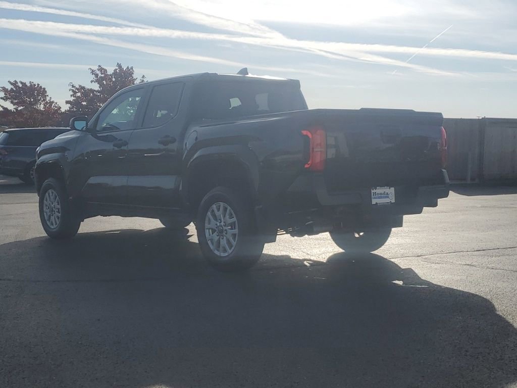 Used 2024 Toyota Tacoma SR image 5