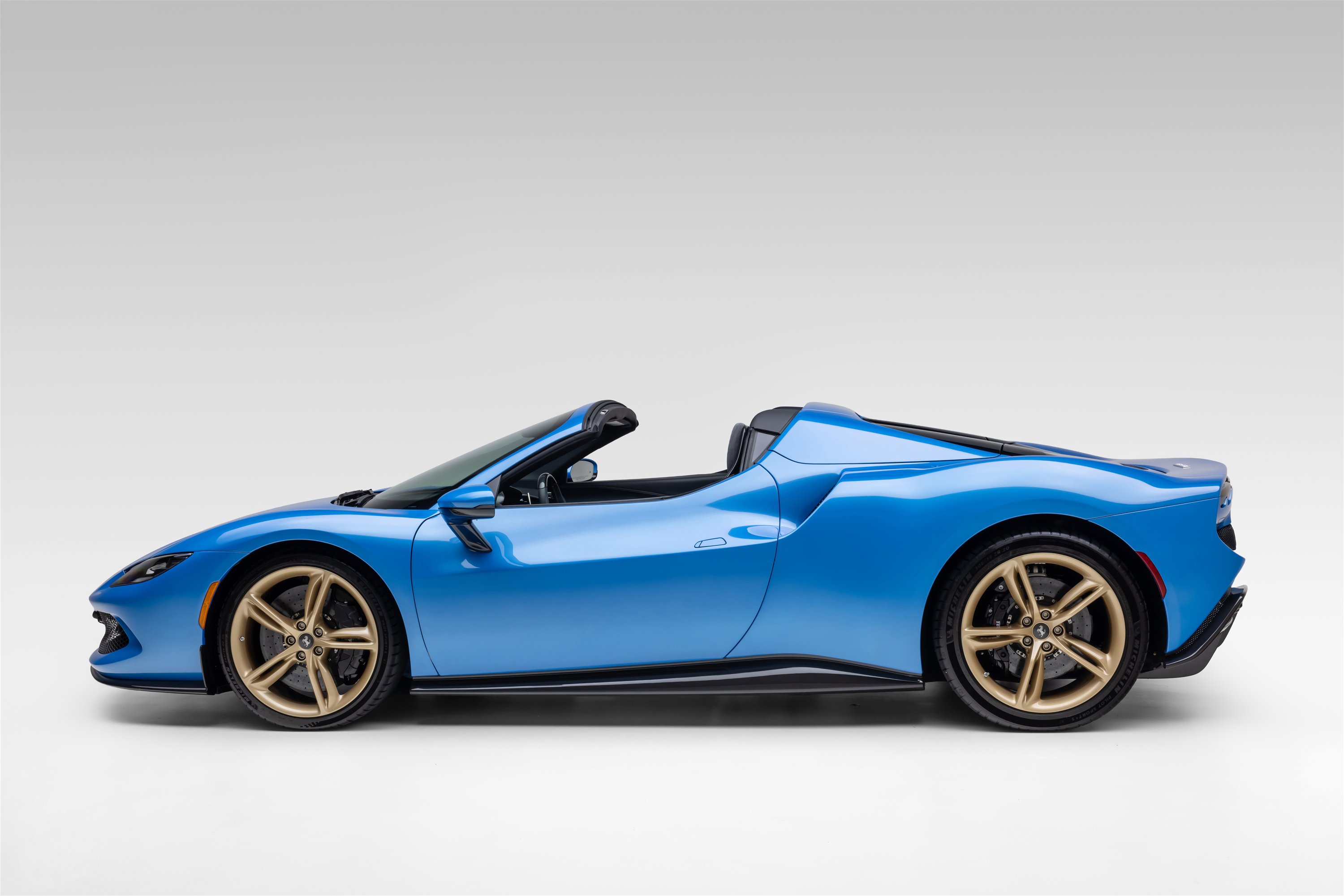 Used 2024 Ferrari 296 GTS RWD image 9