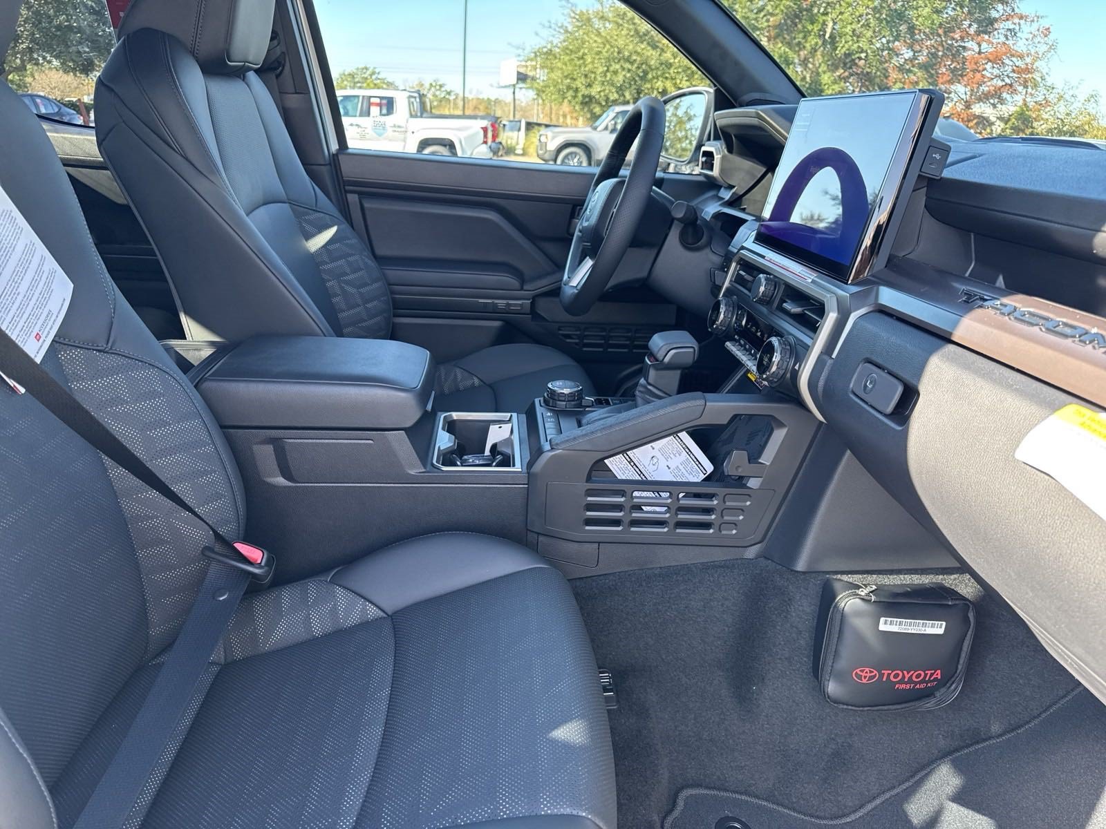 New 2024 Toyota Tacoma TRD Sport w/ TRD Sport Premium Package AWD/4WD image 37