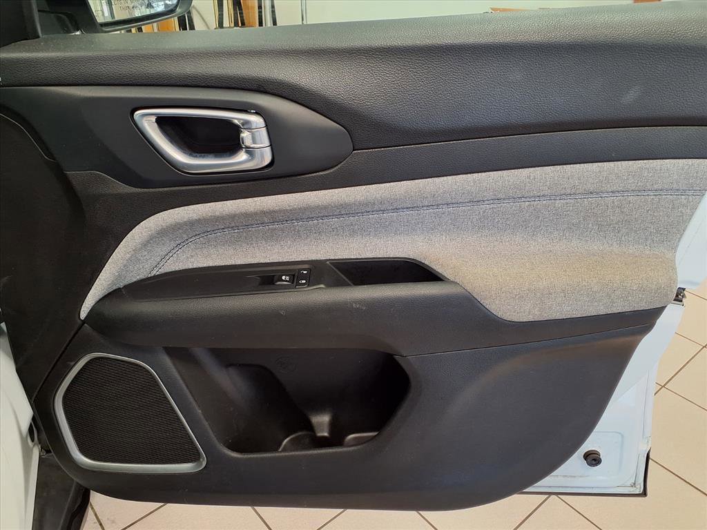 Used 2023 Jeep Compass Sport image 11