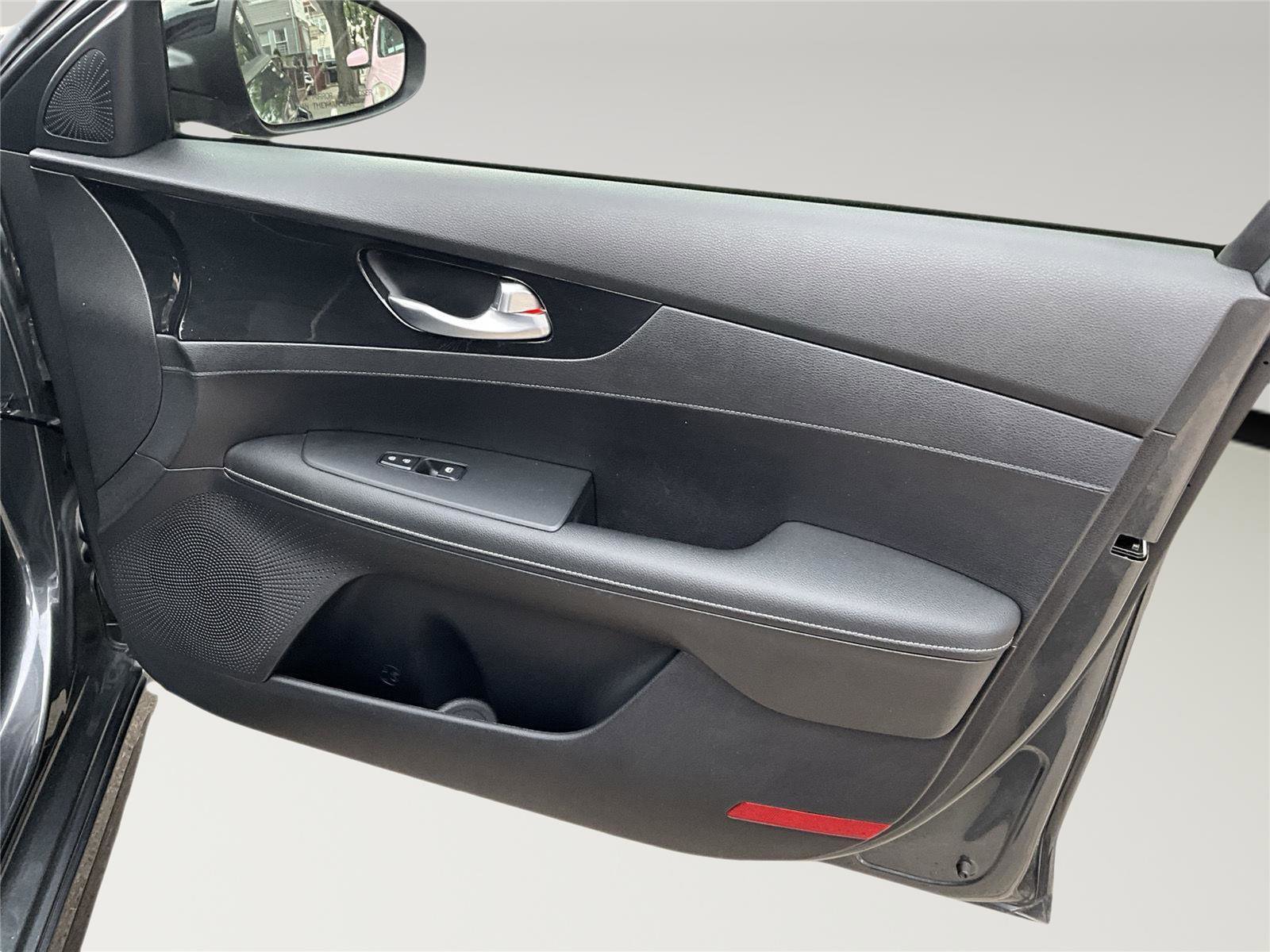 Used 2022 Kia Forte GT-Line FWD image 10