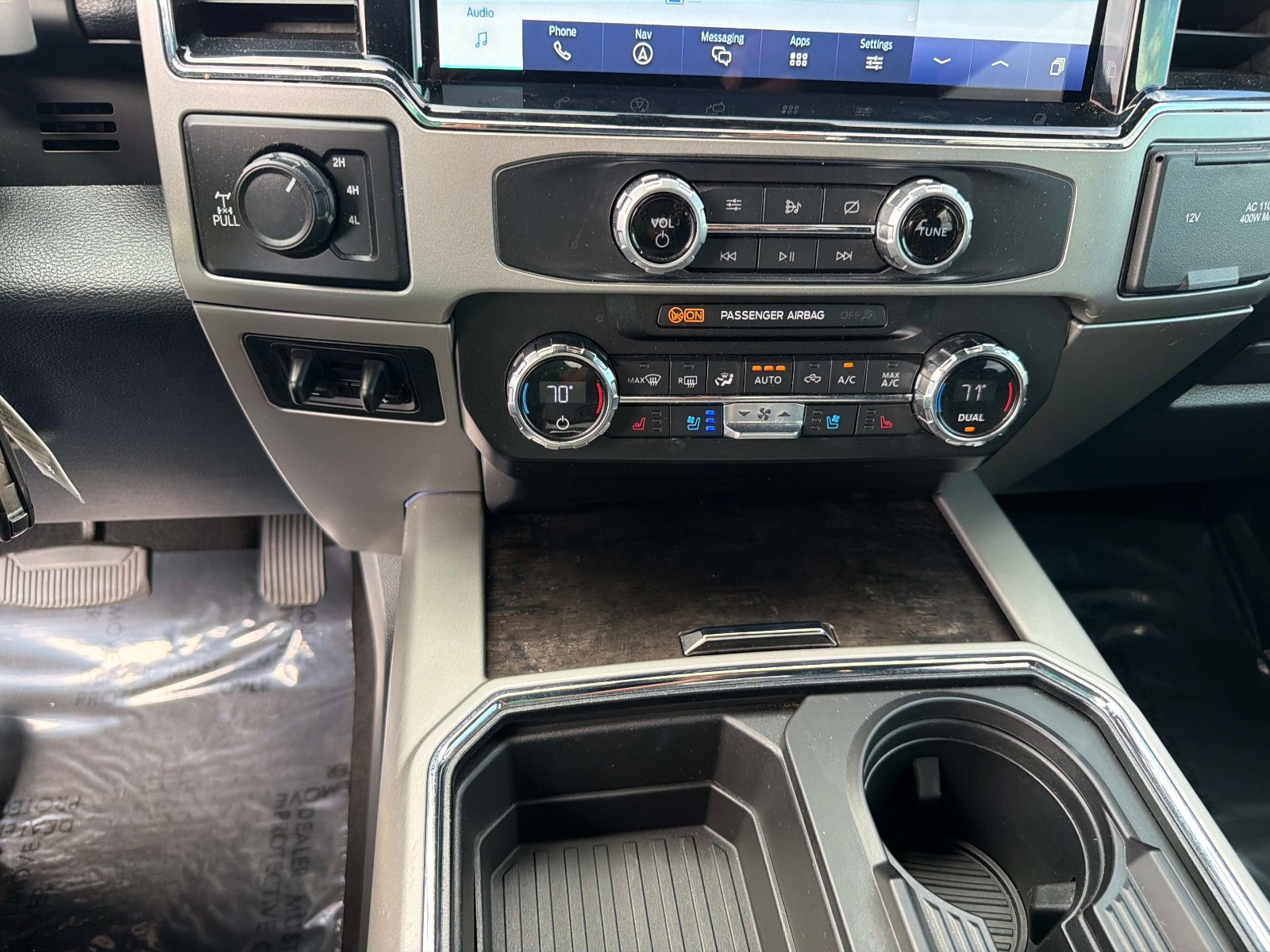Used 2022 Ford F250 Lariat w/ Black Appearance Package AWD/4WD image 25