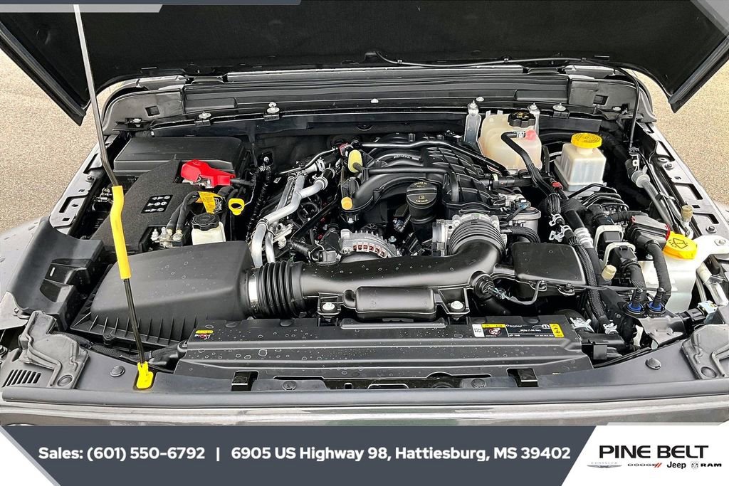 Used 2023 Jeep Gladiator Sport image 8