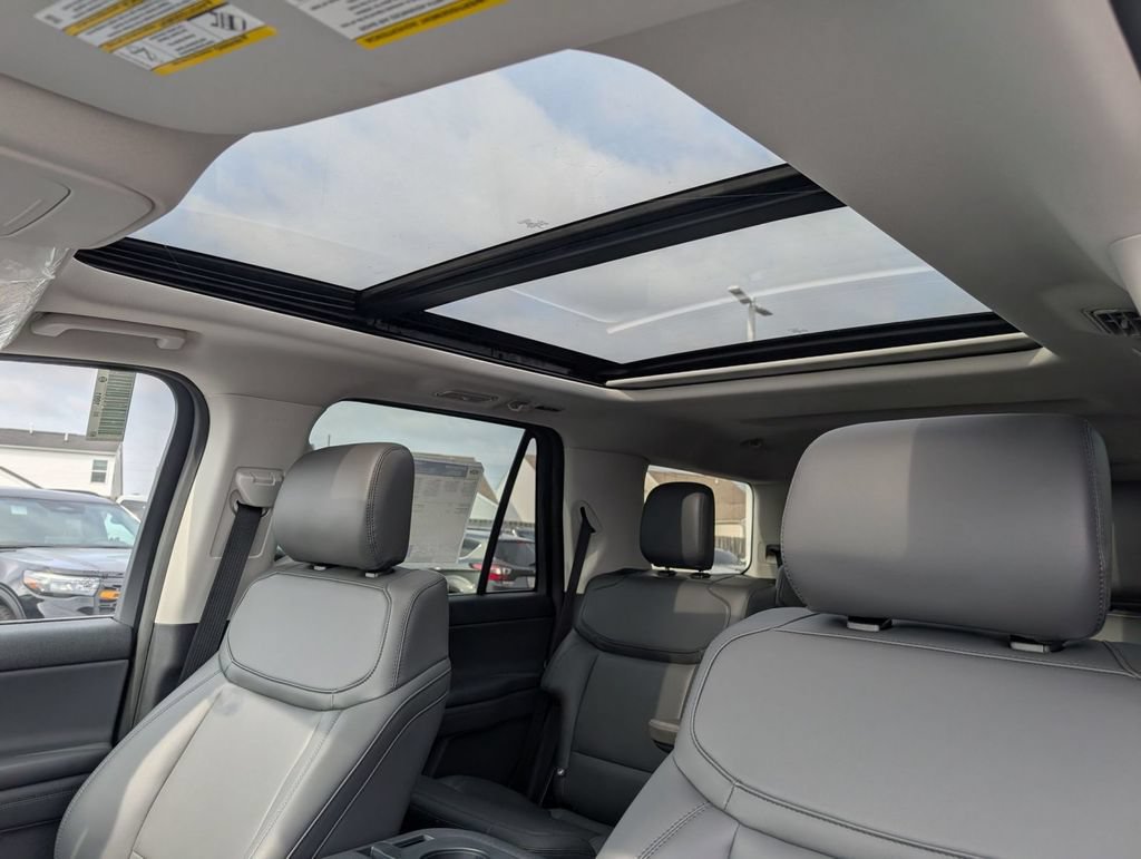 New 2026 Ford Expedition Active AWD/4WD image 6
