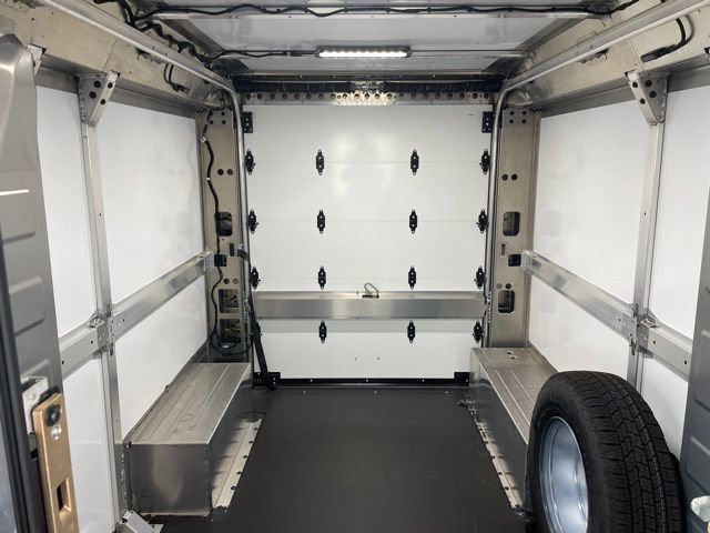 New 2025 Chevrolet Brightdrop 400 w/ Battery Pack, Max Range image 11