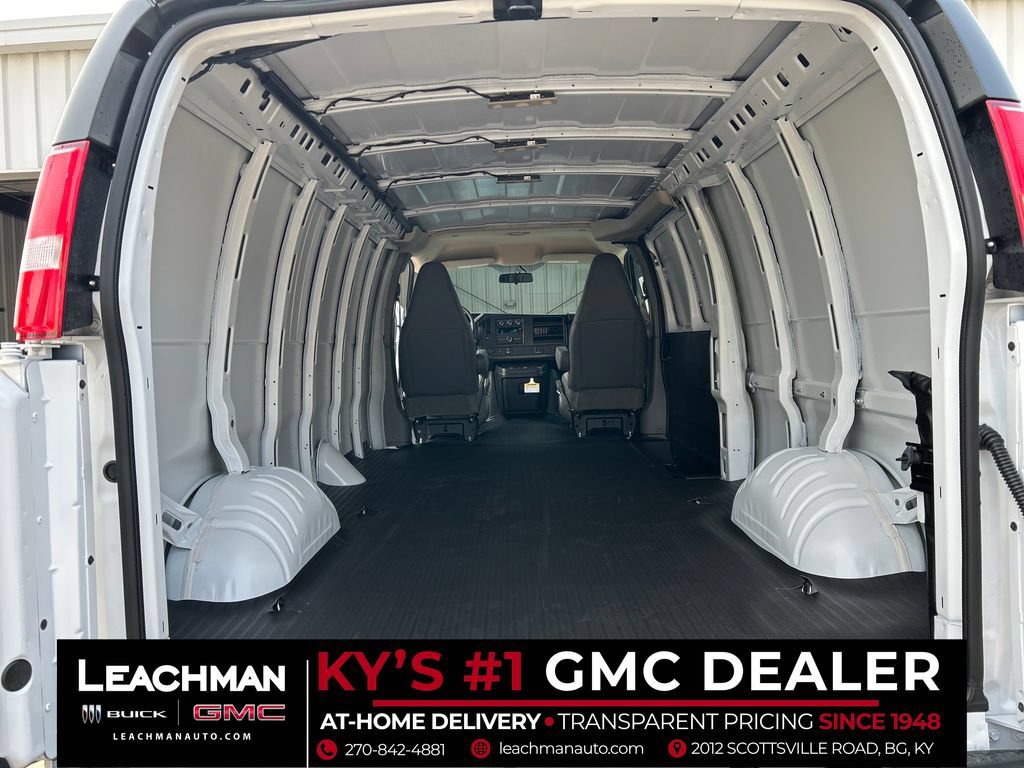 New 2026 GMC Savana 3500 Extended RWD image 17