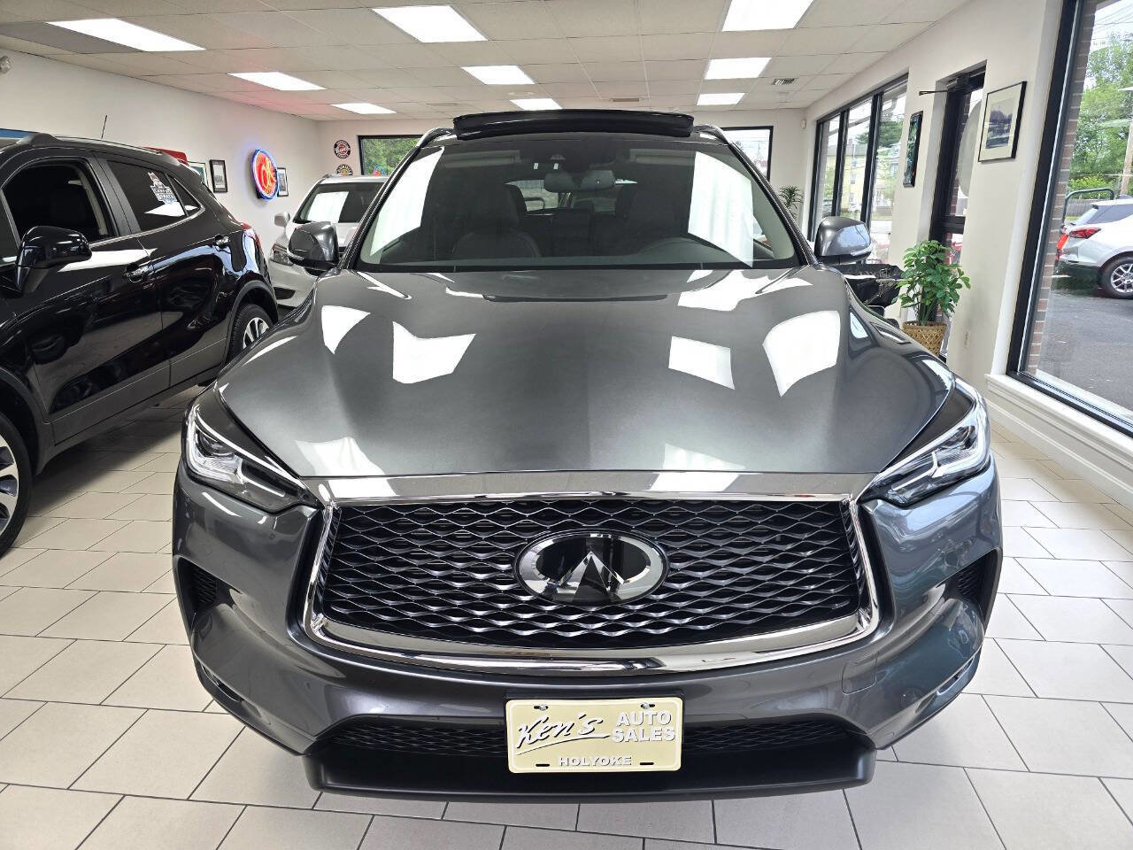 Used 2022 INFINITI QX50 Luxe image 2