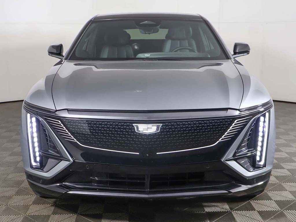 Used 2025 Cadillac Lyriq Sport AWD/4WD image 16