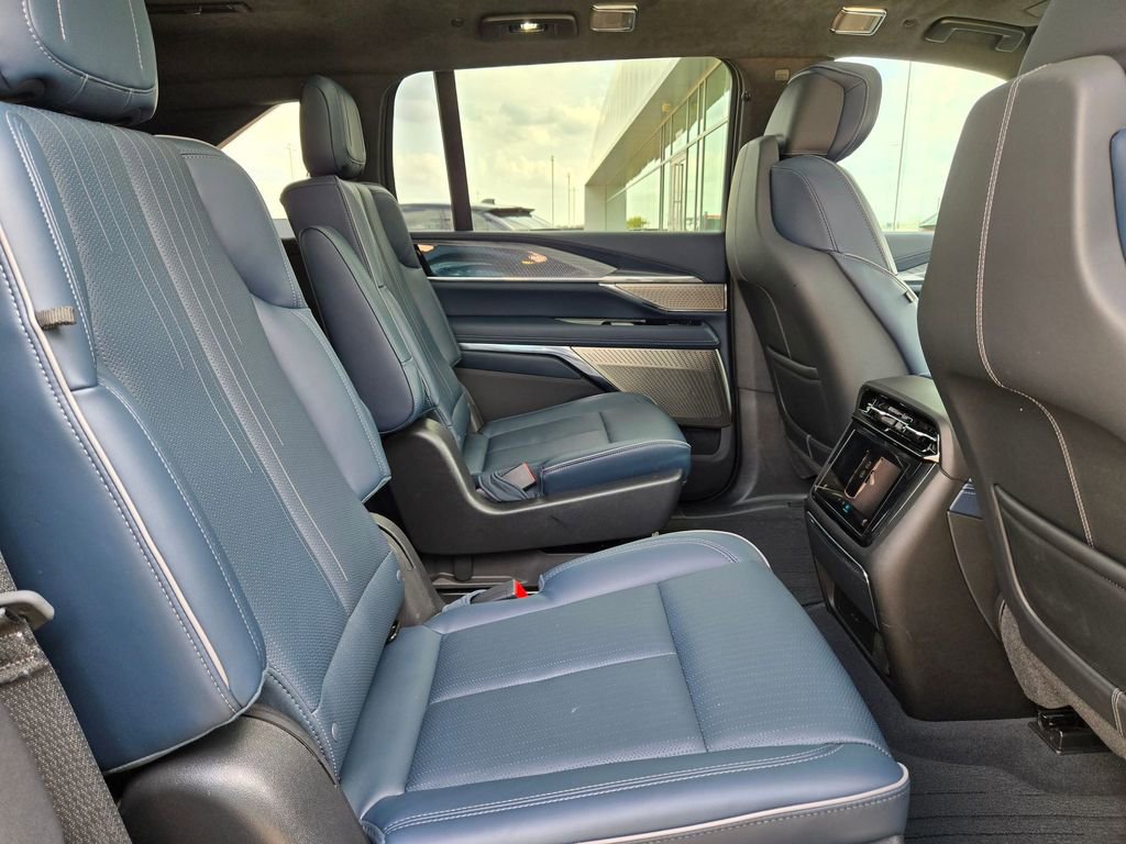 Certified 2025 Cadillac Escalade IQ Luxury 2 w/ LPO, Premium Carpet Package image 29