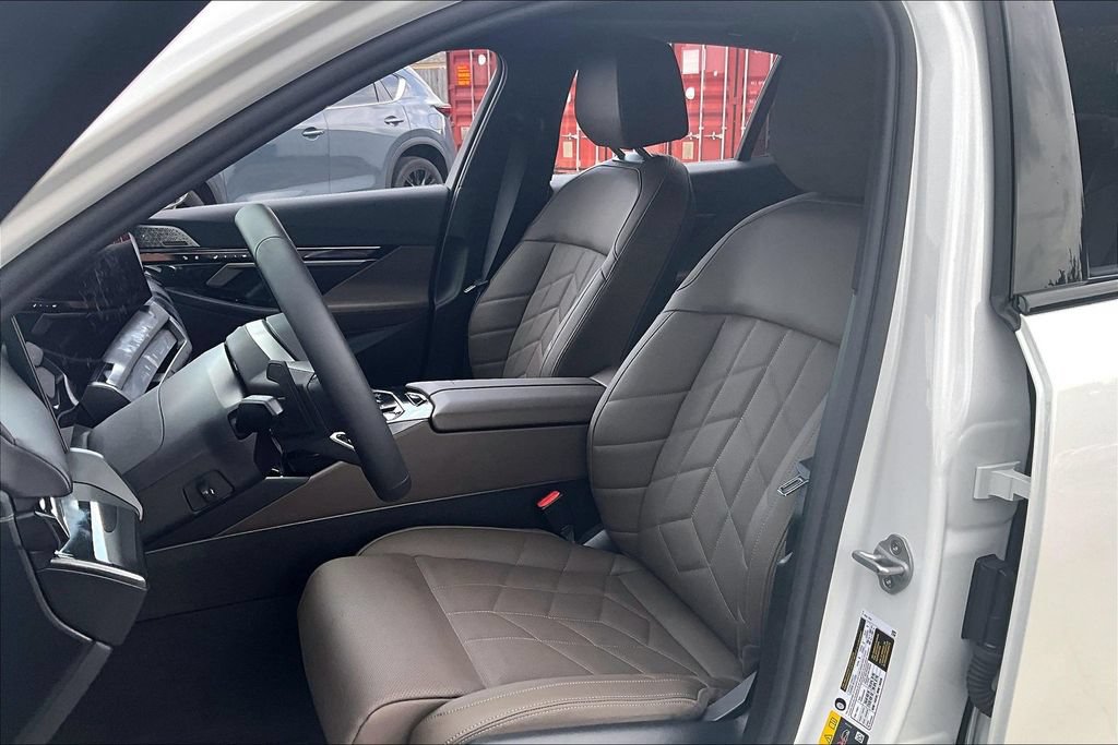 Certified 2026 BMW 550e xDrive AWD/4WD image 16