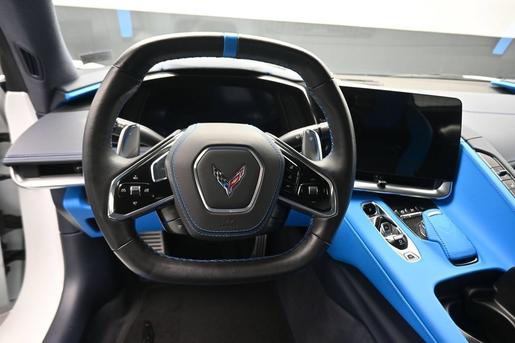 Used 2021 Chevrolet Corvette Stingray Premium Conv w/ Z51 Performance Package RWD image 17
