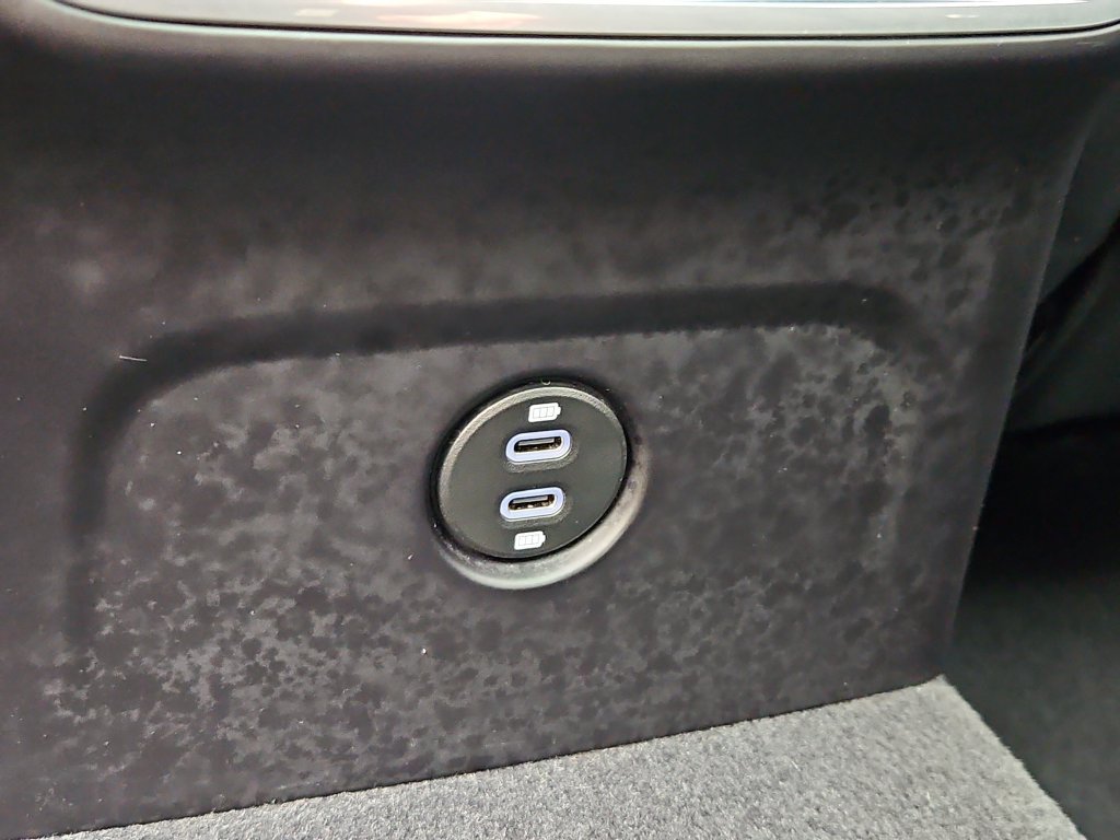 Certified 2023 Porsche Macan S AWD/4WD image 26