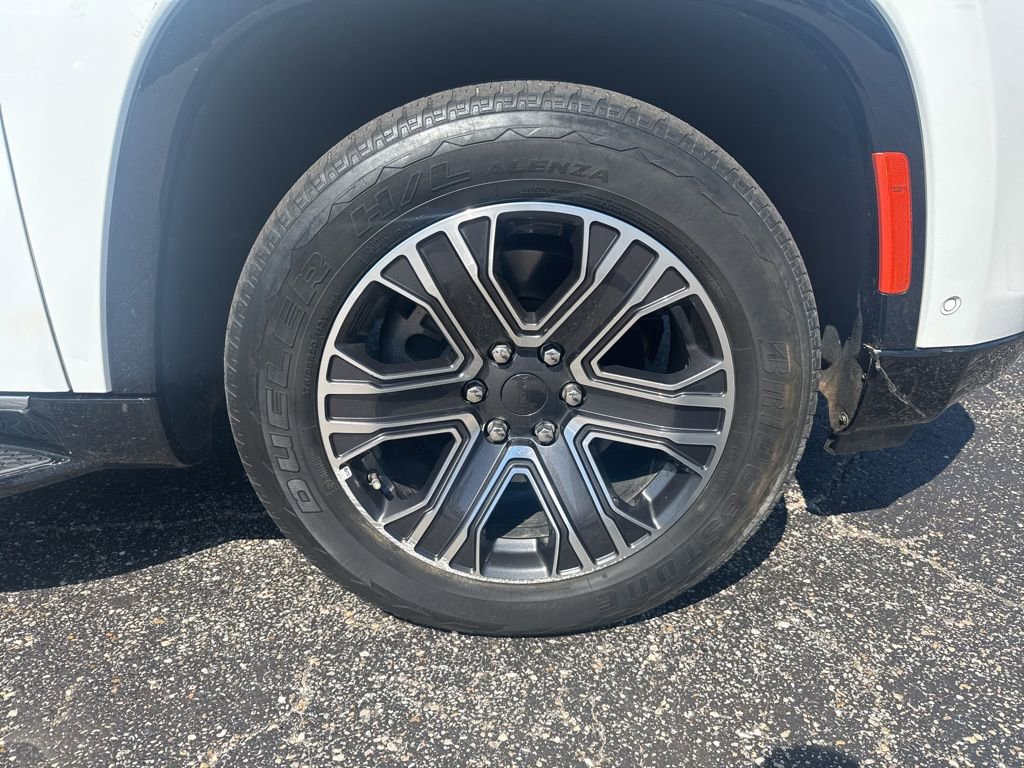 Used 2023 Jeep Wagoneer L 4WD w/ Premium Group I image 29