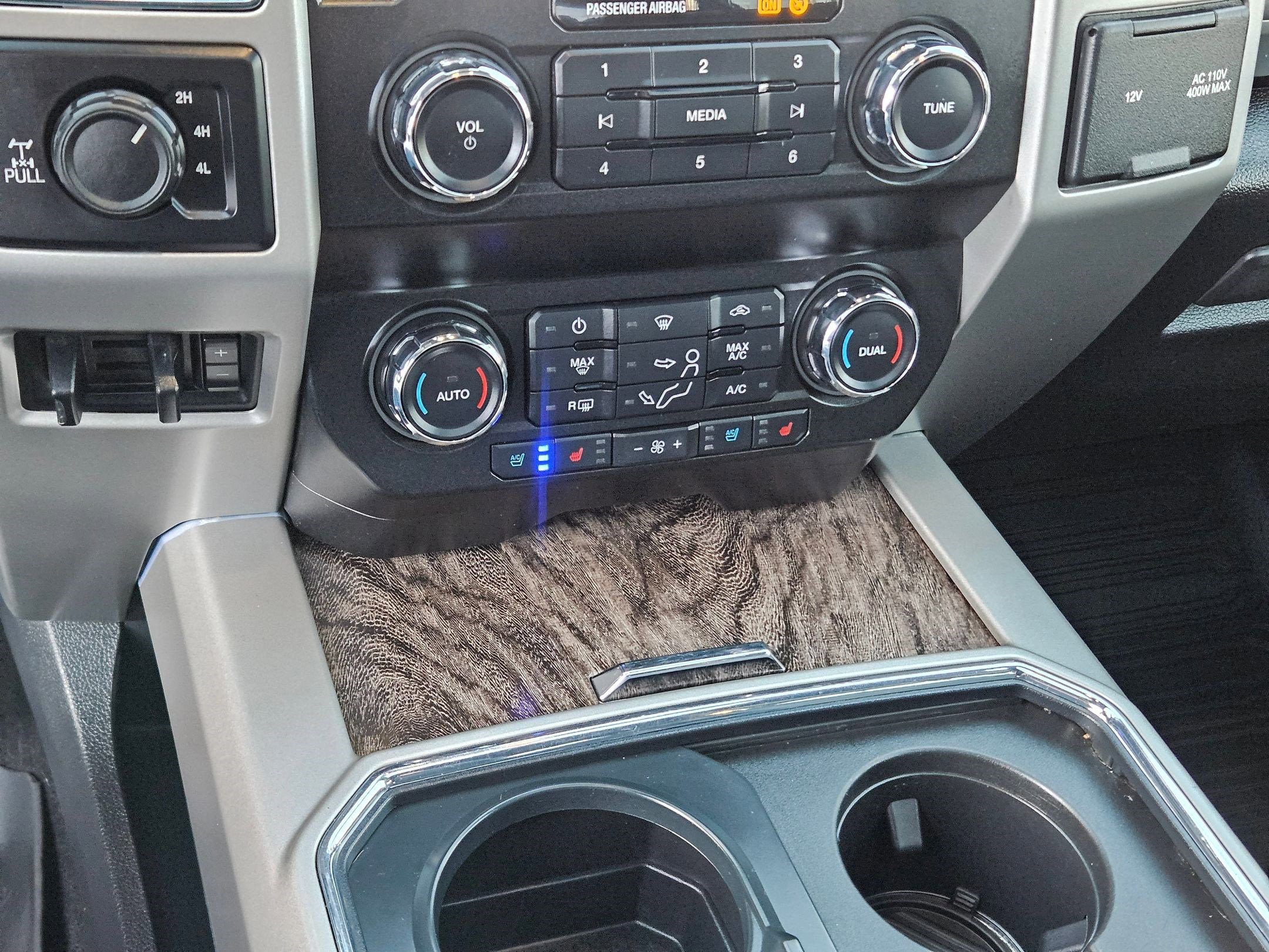 Used 2019 Ford F350 Lariat w/ Lariat Ultimate Package image 28