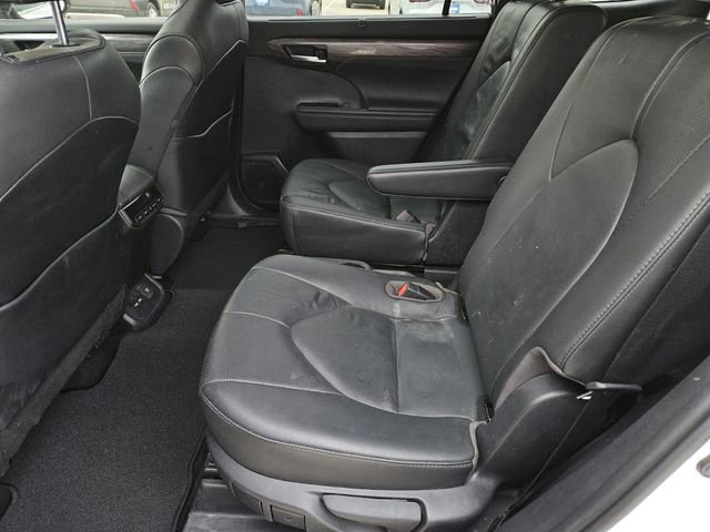 Used 2020 Toyota Highlander Limited image 34