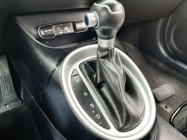 Used 2017 Kia Soul + FWD image 22
