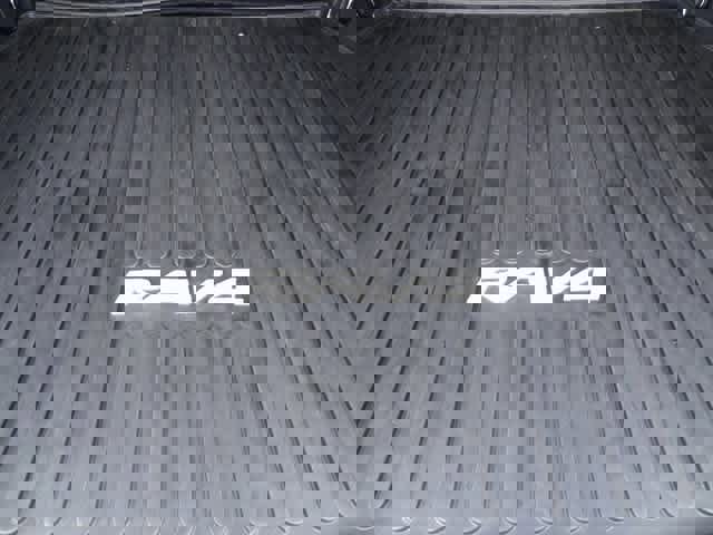 Used 2023 Toyota RAV4 XLE image 19