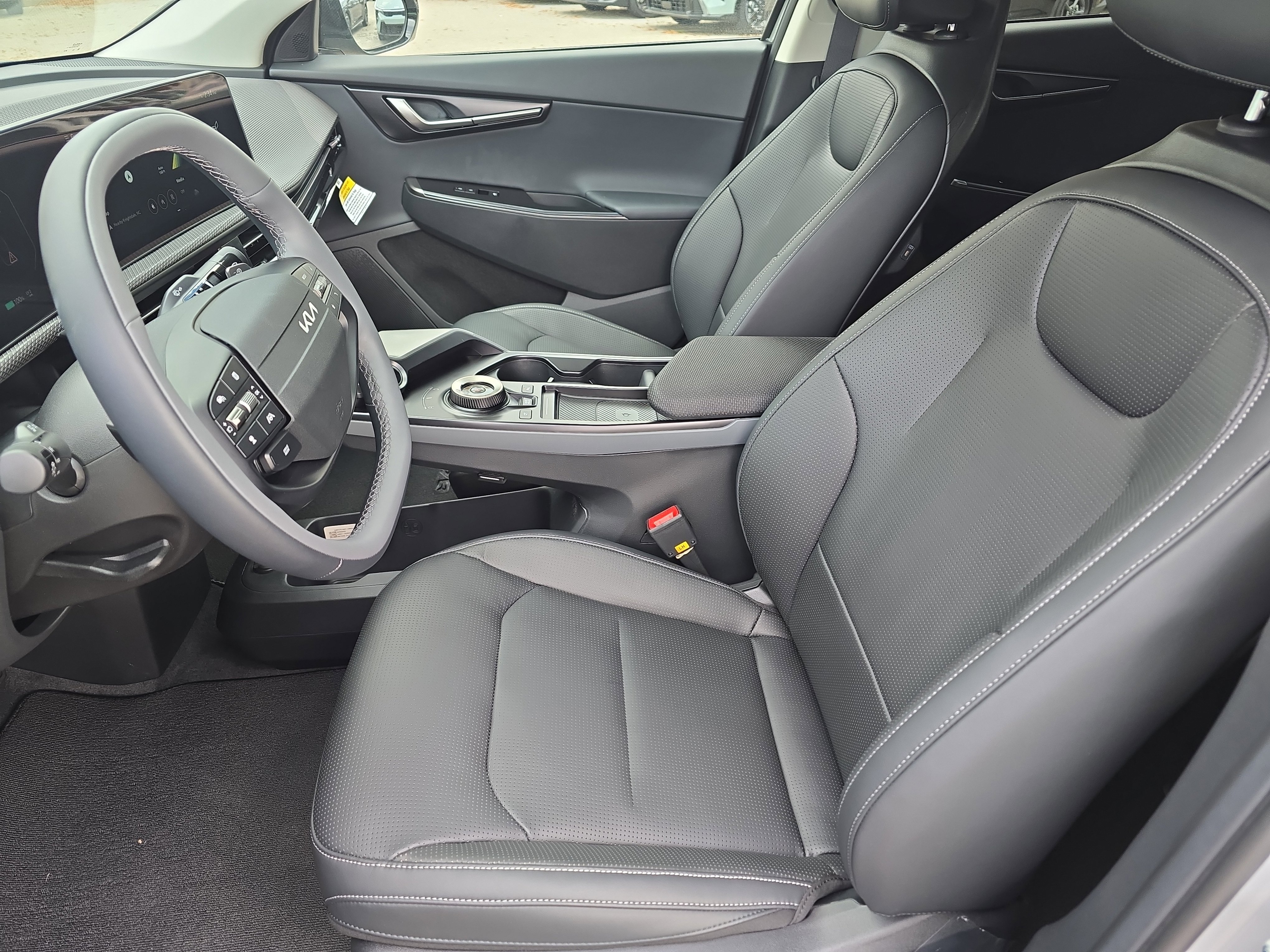 New 2025 Kia EV6 Wind image 16