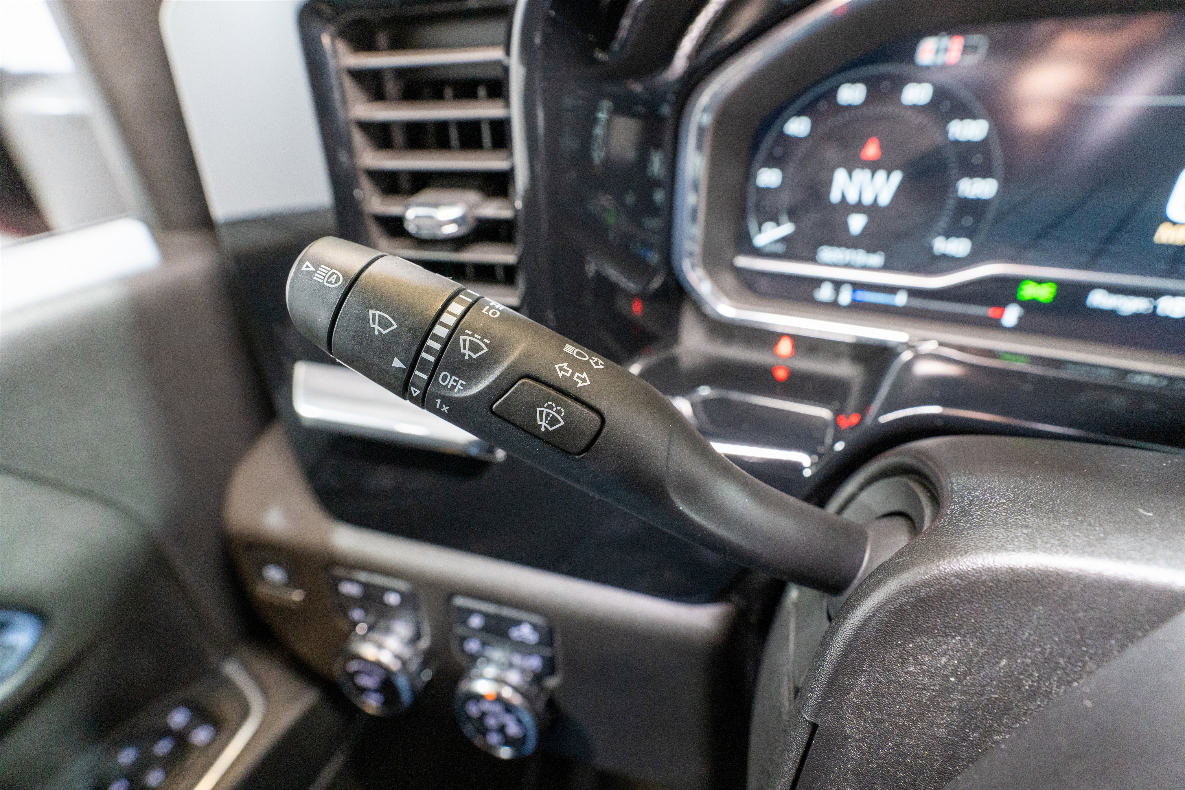 Used 2024 GMC Sierra 2500 SLE w/ SLE Value Package image 30