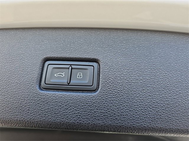 Used 2023 Audi SQ5 Premium Plus w/ Premium Plus Package image 13