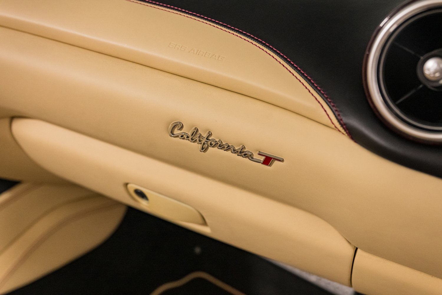 Used 2015 Ferrari California T RWD image 49