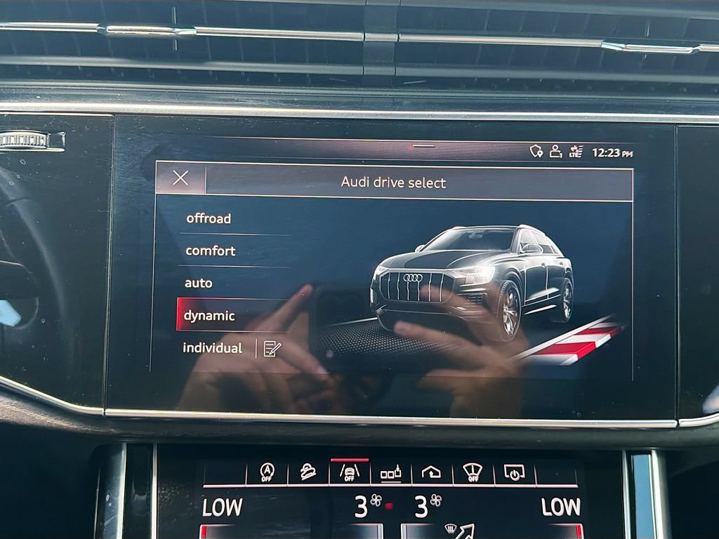 Used 2019 Audi Q8 Prestige AWD/4WD image 29