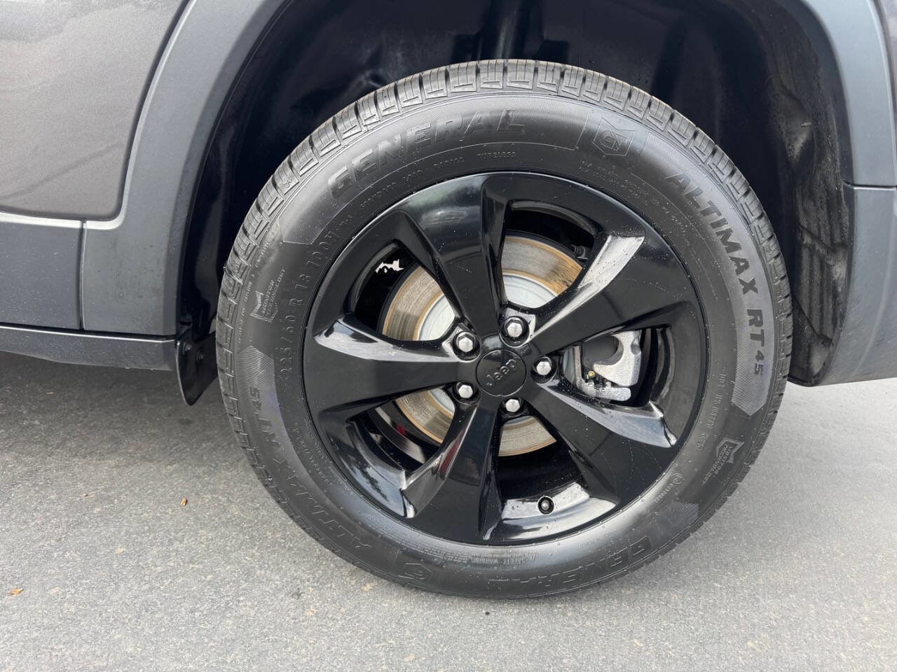 Used 2021 Jeep Cherokee Latitude Plus image 18