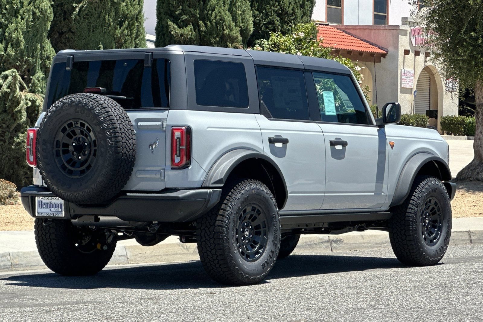 New 2026 Ford Bronco Badlands w/ Sasquatch Package AWD/4WD image 4
