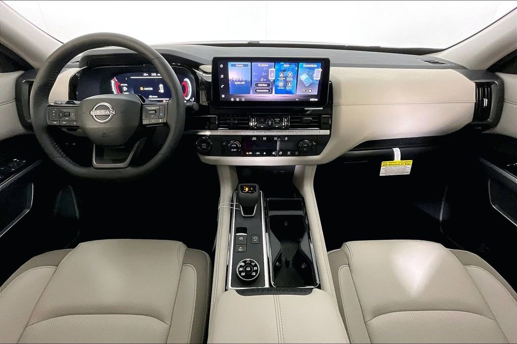 New 2026 Nissan Pathfinder SL image 2