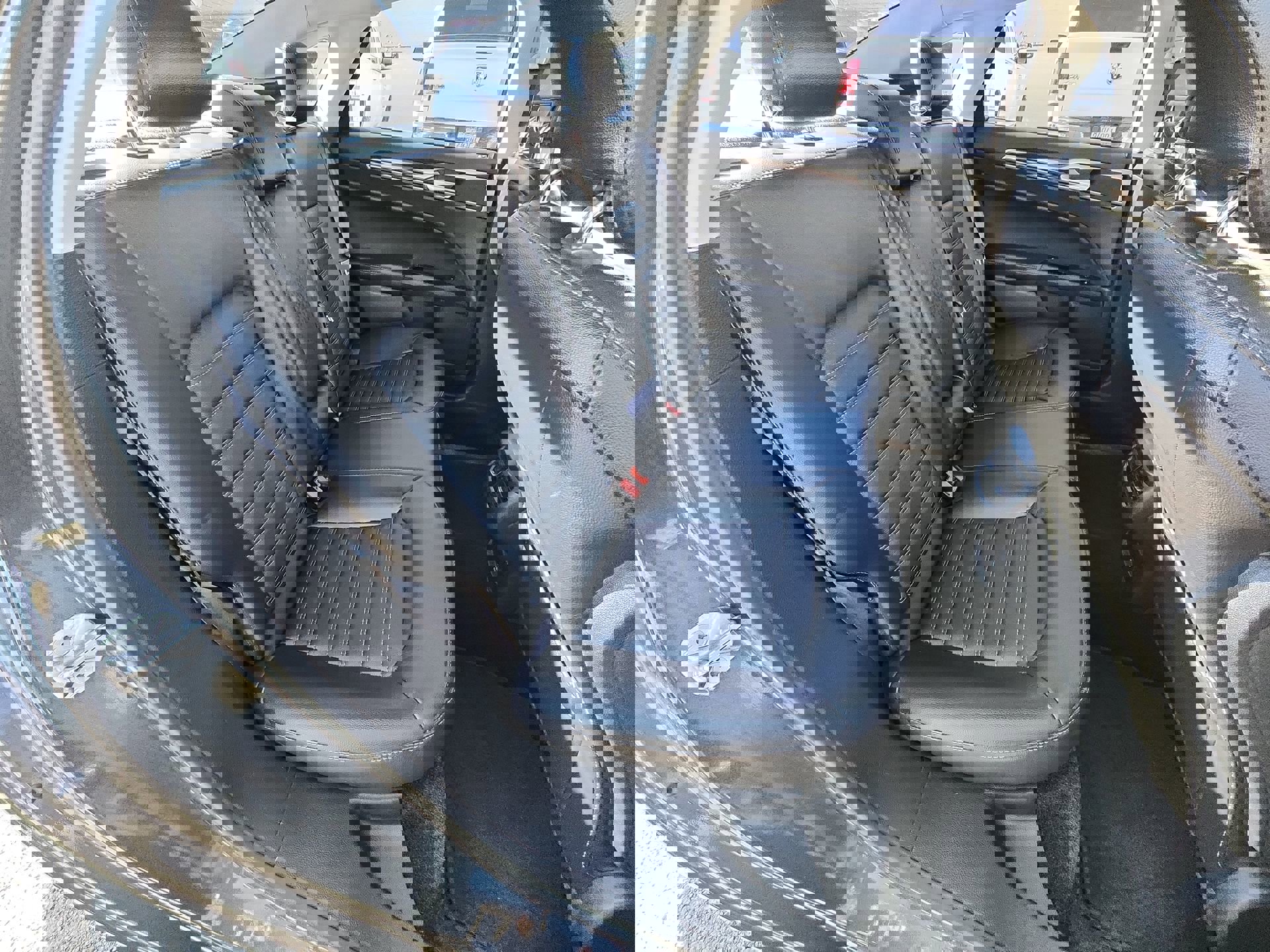 Used 2015 Ford Fusion SE w/ Equipment Group 202A image 27