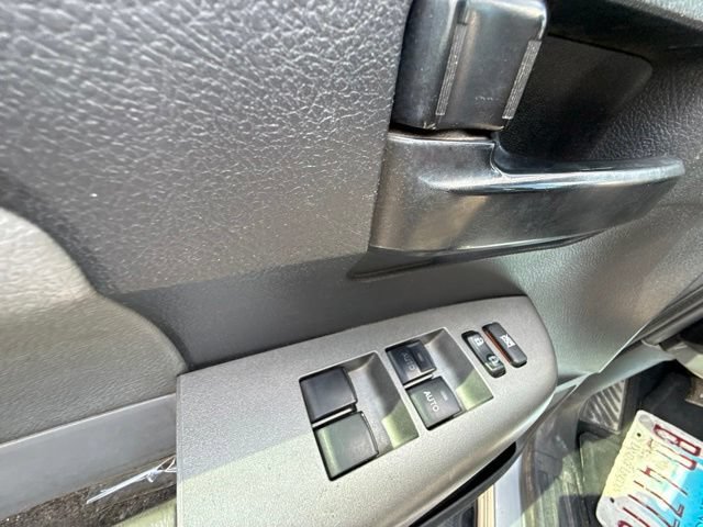 Used 2017 Toyota Sequoia SR5 AWD/4WD image 40
