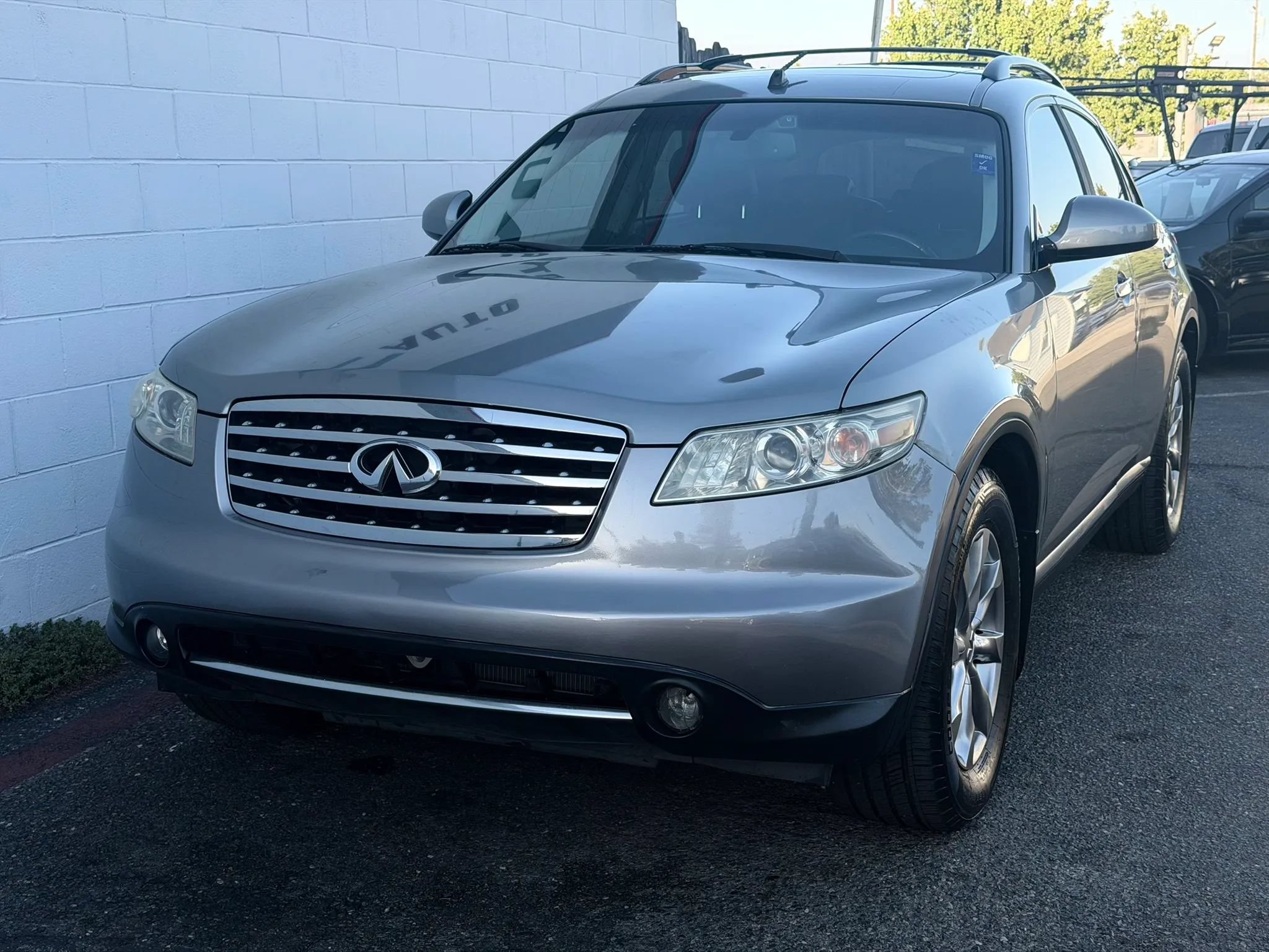 Used 2008 INFINITI FX35 2WD w/ Technology Pkg image 2