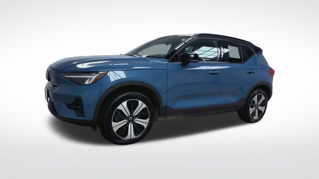 Used 2023 Volvo XC40 Recharge Plus w/ Protection Package Premier image 4