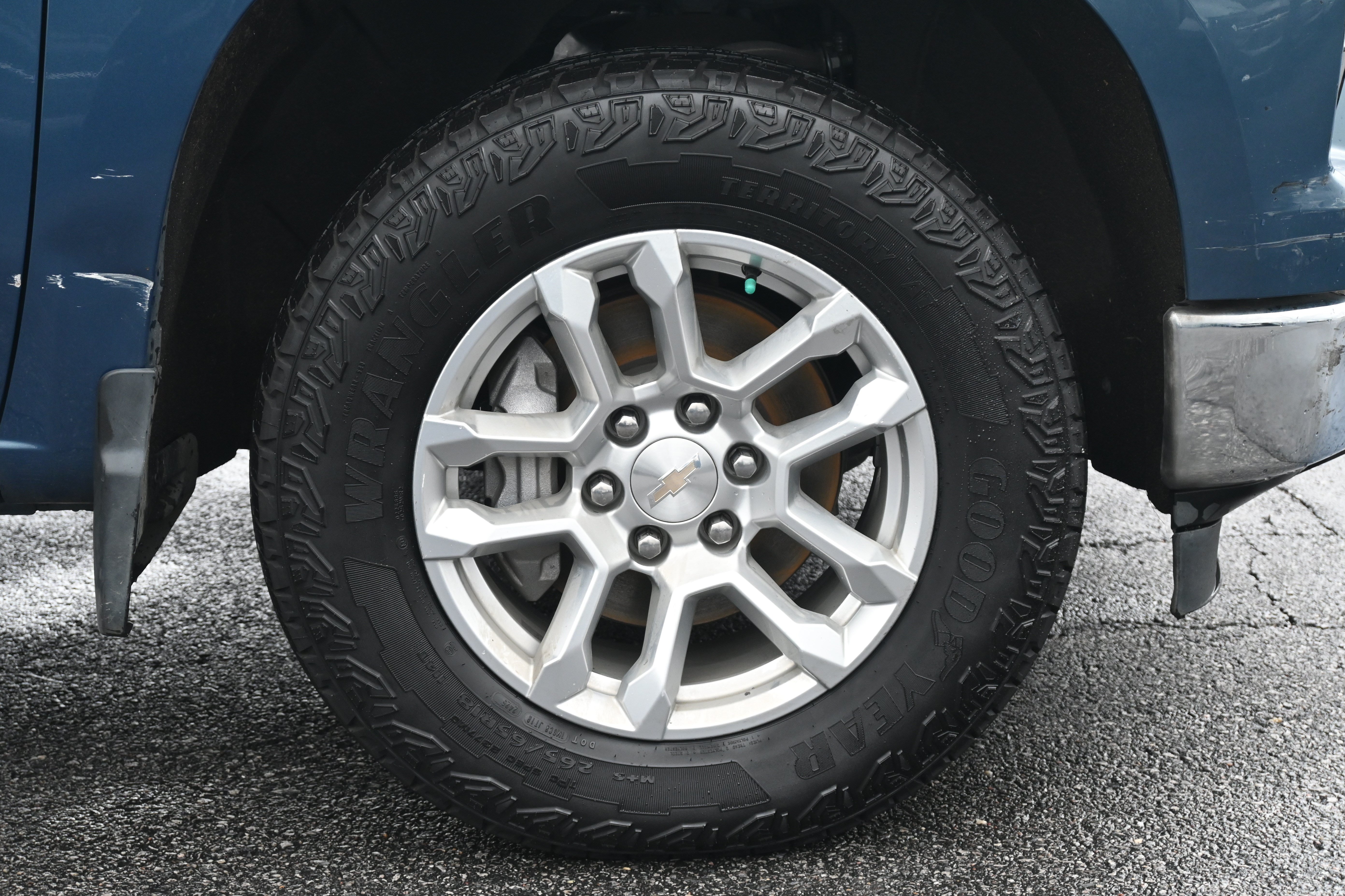 Used 2024 Chevrolet Silverado 1500 LT w/ Z71 Off-Road Package AWD/4WD image 13